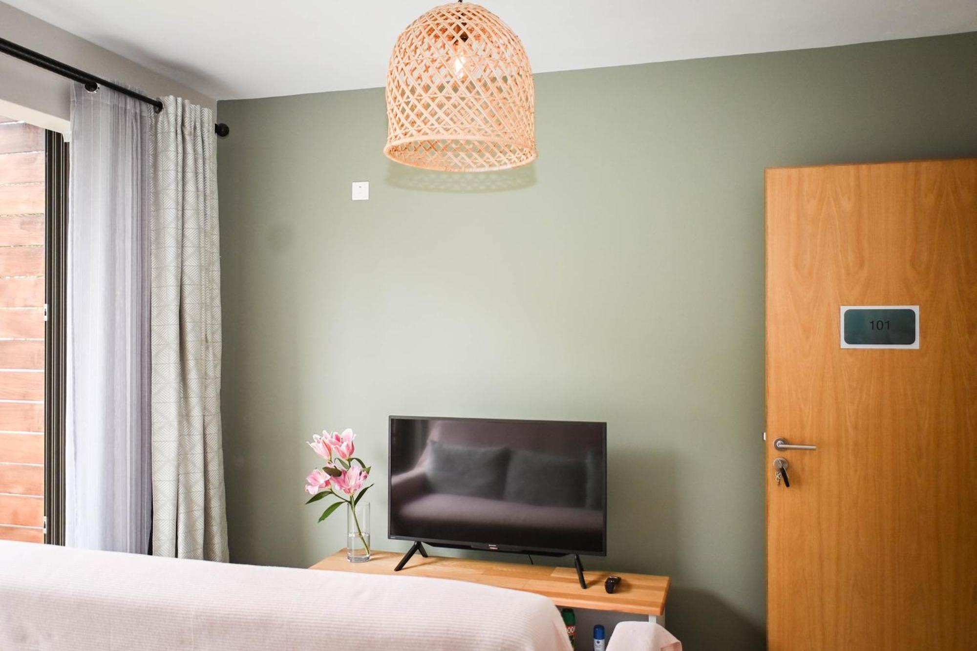 Bois Mapou Self Catering Apartments Unit 101 Riviere Noire Exterior photo