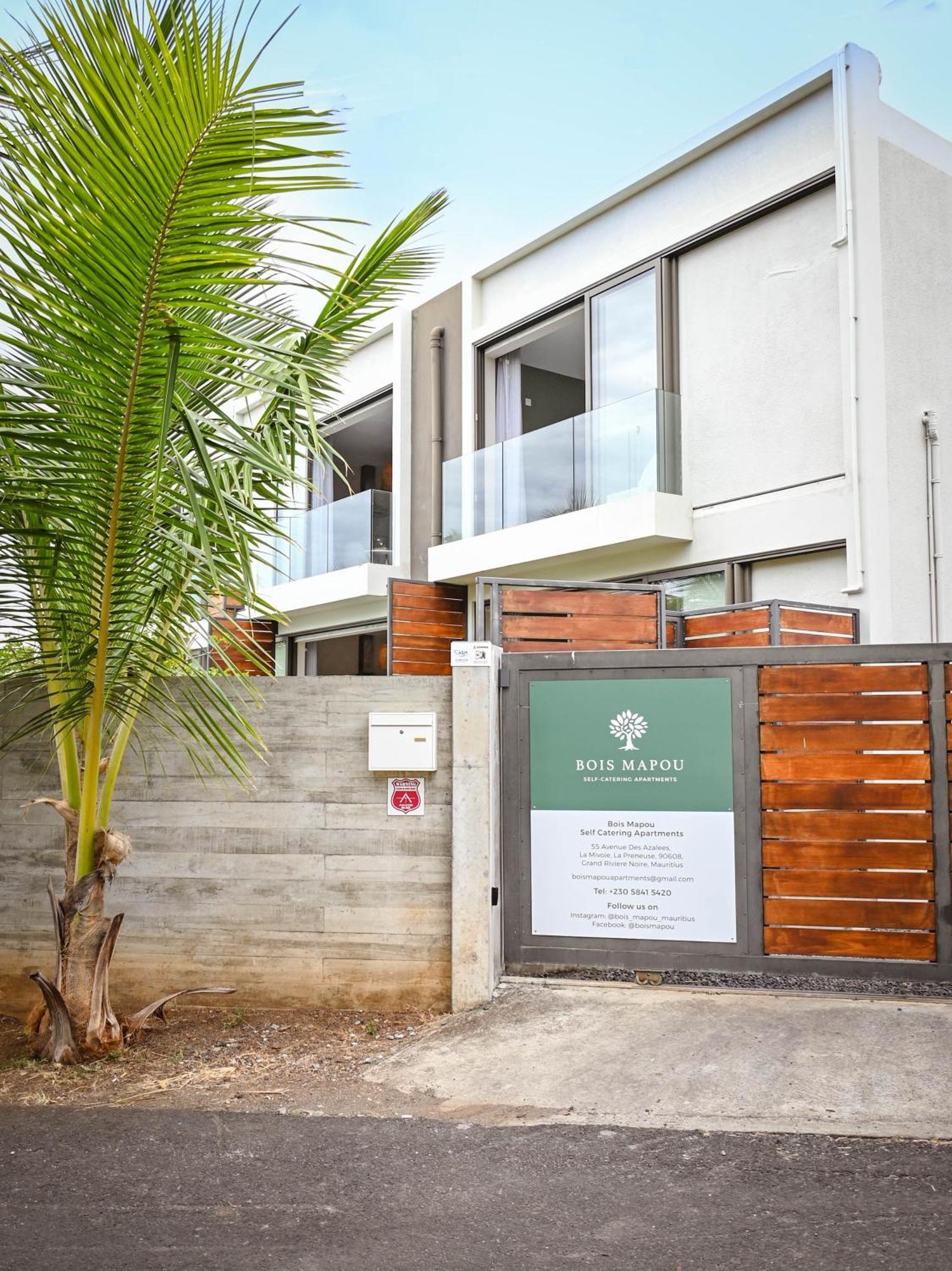 Bois Mapou Self Catering Apartments Unit 101 Riviere Noire Exterior photo